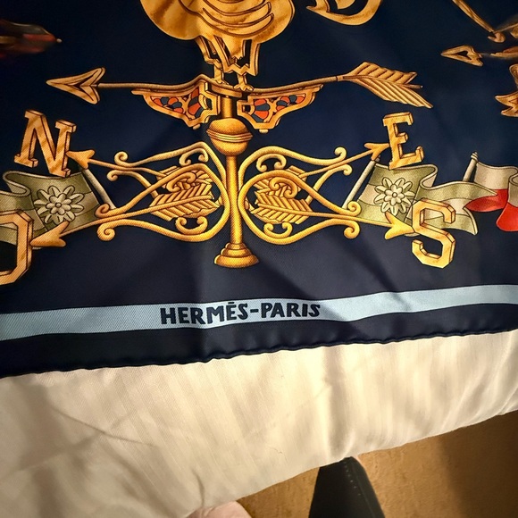 *****Vintage*****Hermes silk scarf - Picture 3 of 8